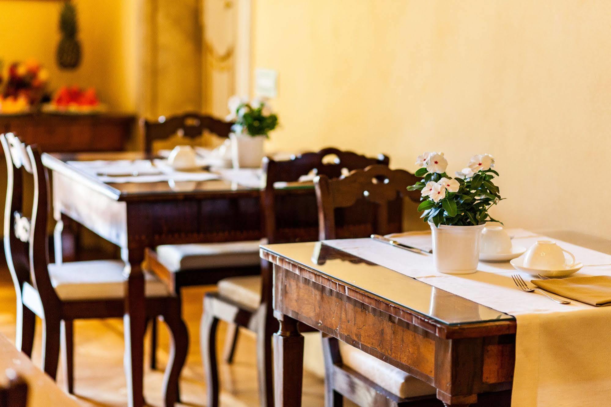 Relais Degli Angeli Residenza D'Epoca Bed & Breakfast Сиена Екстериор снимка